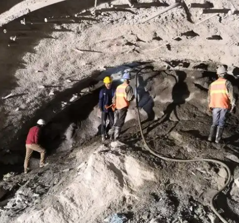 临汾拱顶带模注浆料的施工流程及注意事项